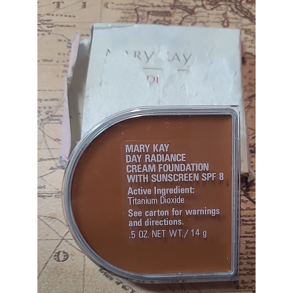 Mary Kay Day Radiance Cream Foundation - 0.5oz  Classic Bronze 2959